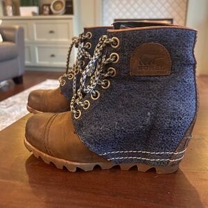 SOREL 1964 PREMIUM WEDGE BOOTS - WOMEN'S size 6